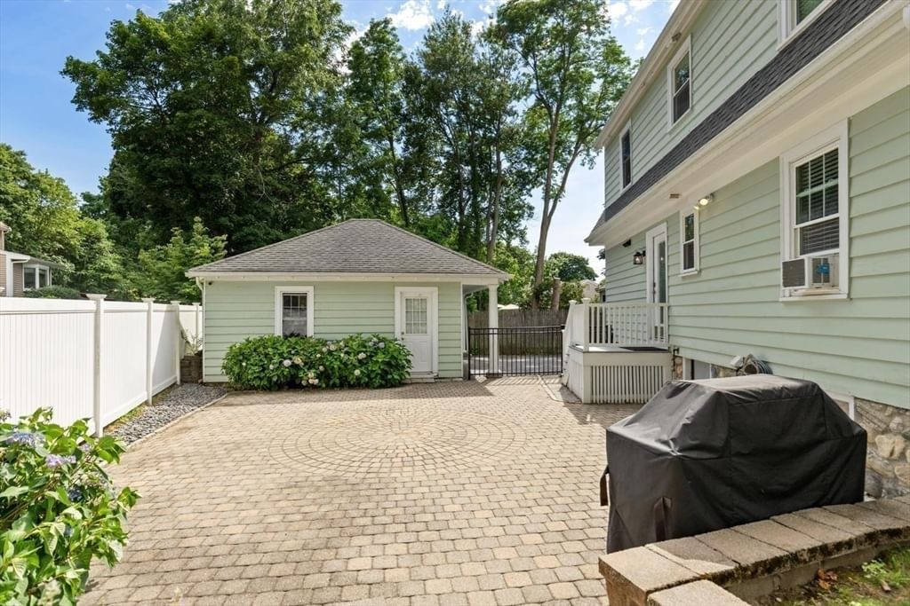 11 Beach St, Woburn, MA Photo #40