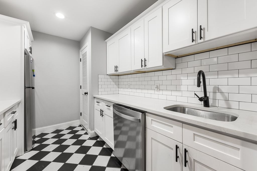 10 Weston Ave #112, Quincy, MA Photo #9