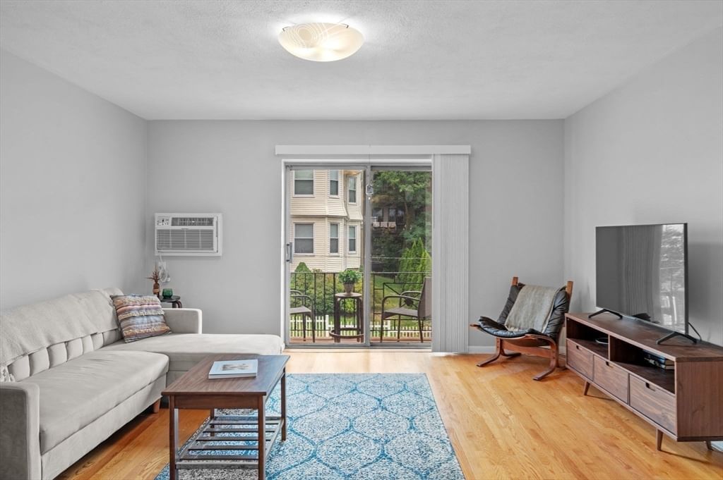 4 Robinwood Avenue #6 Boston — Photo 13 of 33