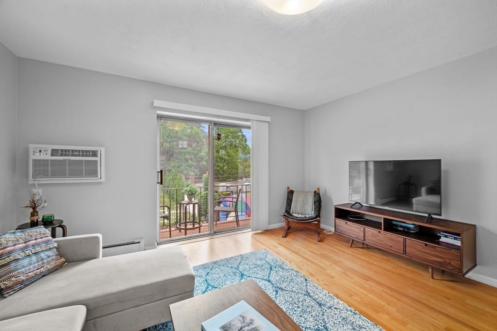 4 Robinwood Avenue #6 Boston — Photo 14 of 33