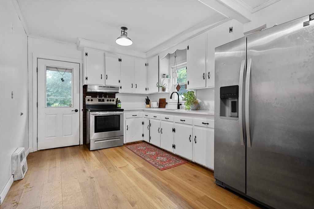 17 Pine St Bellingham — Photo 2 of 24