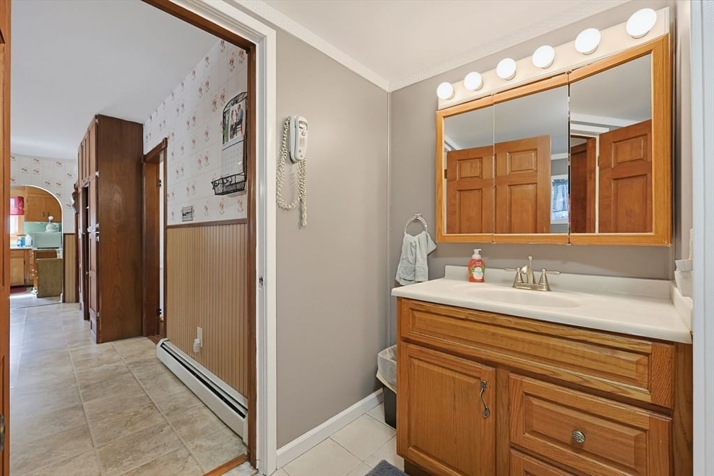 16 Lakeview St, Blackstone, MA 01504 photo 5