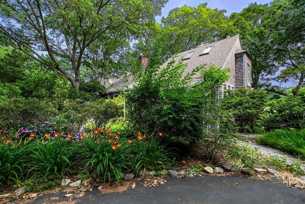 72 Loop Rd Falmouth — Photo 3 of 40
