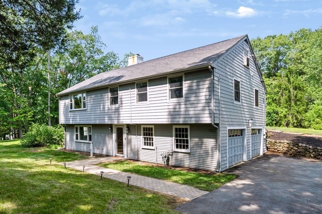 29 Canterbury Hill Rd Topsfield — Photo 3 of 42