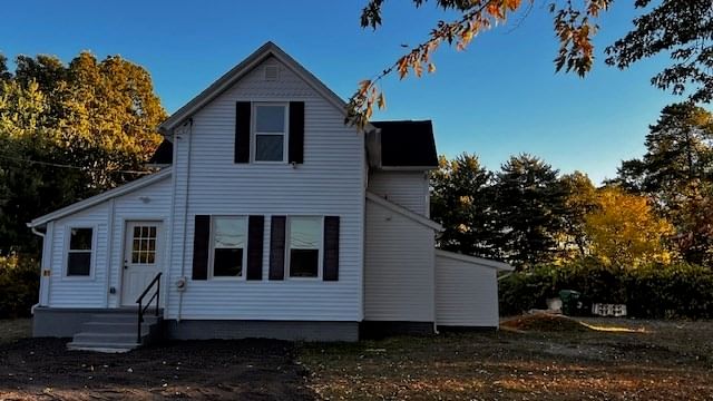 Property at 81 Mccarthy Ave, Chicopee, MA 01020