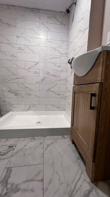 81 Mccarthy Ave Chicopee — Photo 11 of 26