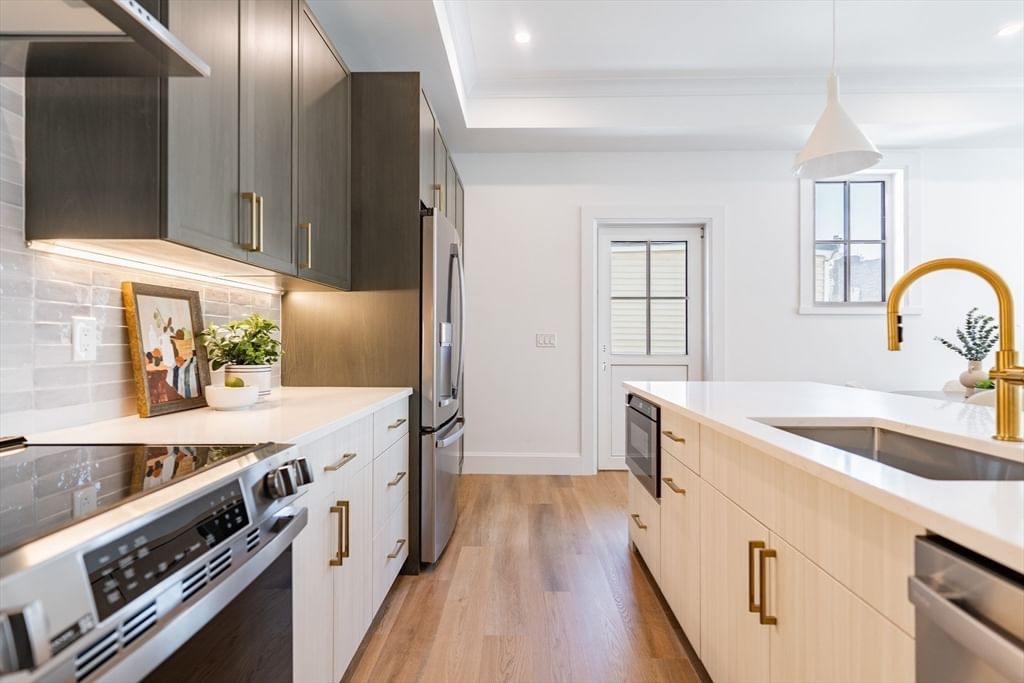 13 Bird St #2 Boston — Photo 9 of 20