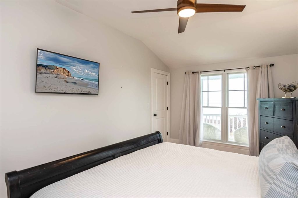 28 Beach Rd Oak Bluffs — Photo 22 of 40