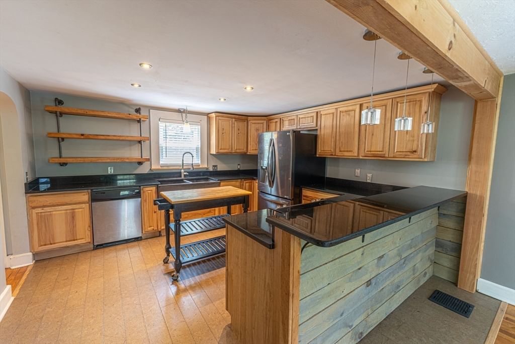 152 Southbridge Rd, Dudley, MA 01571 photo 2