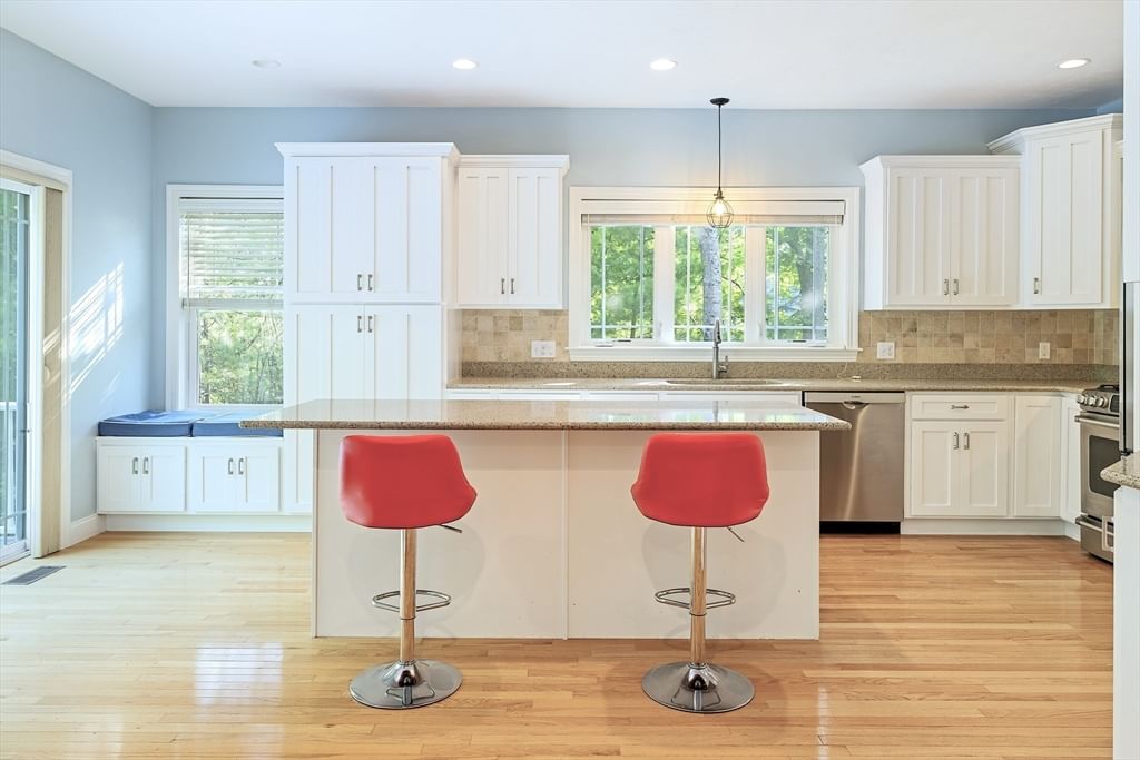 53 Ridge Rd, Wrentham, MA 02093 photo 2