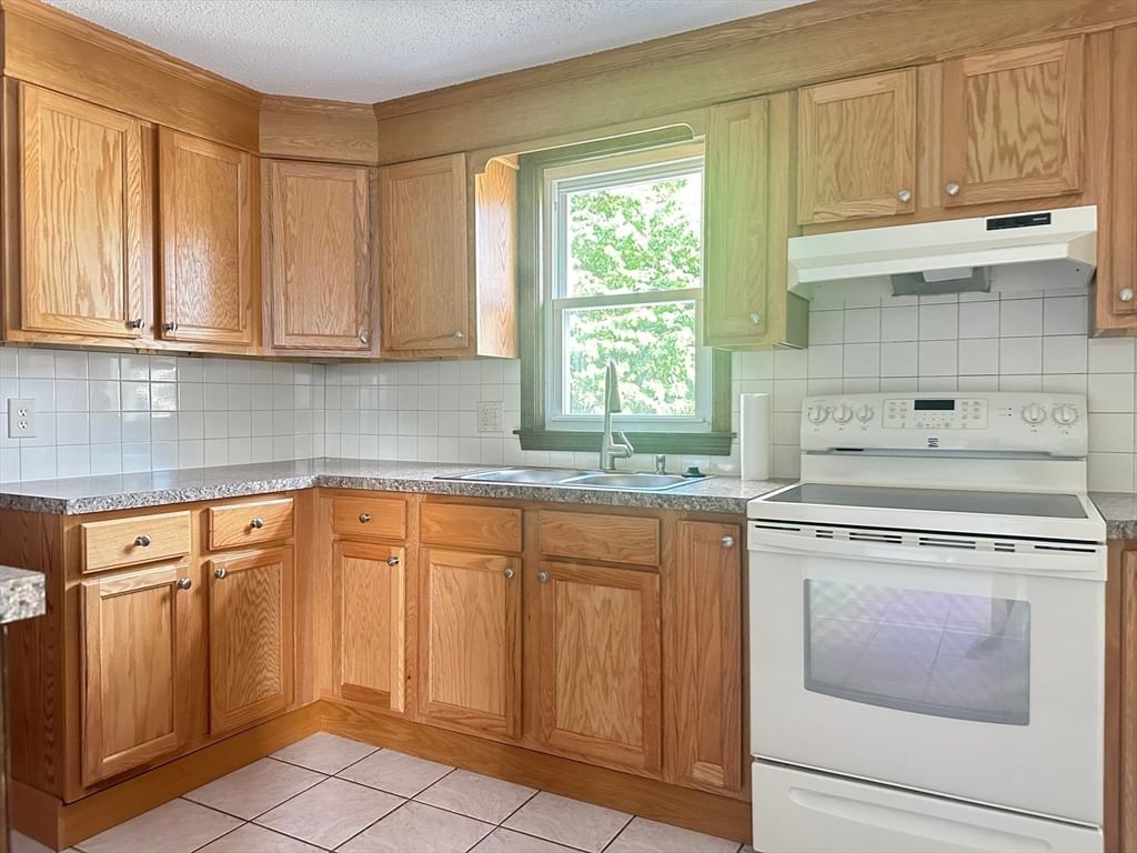 26-28 Birch St Ludlow — Photo 3 of 33