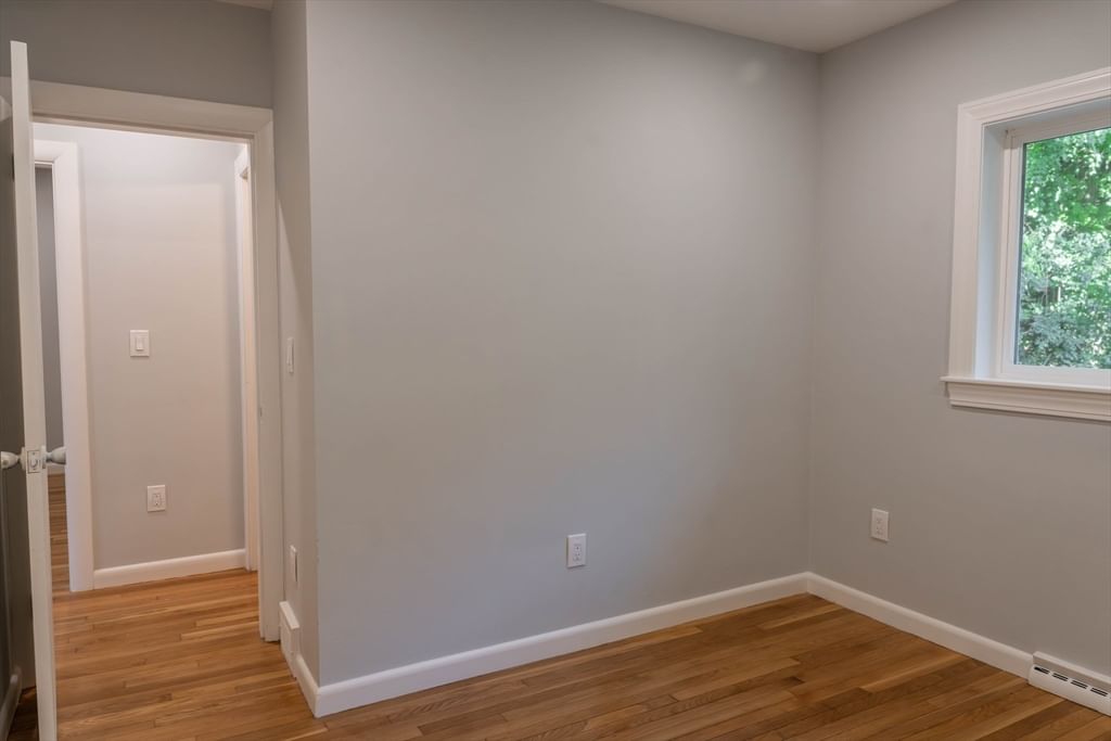 177 Hartford Ave E Uxbridge — Photo 19 of 25