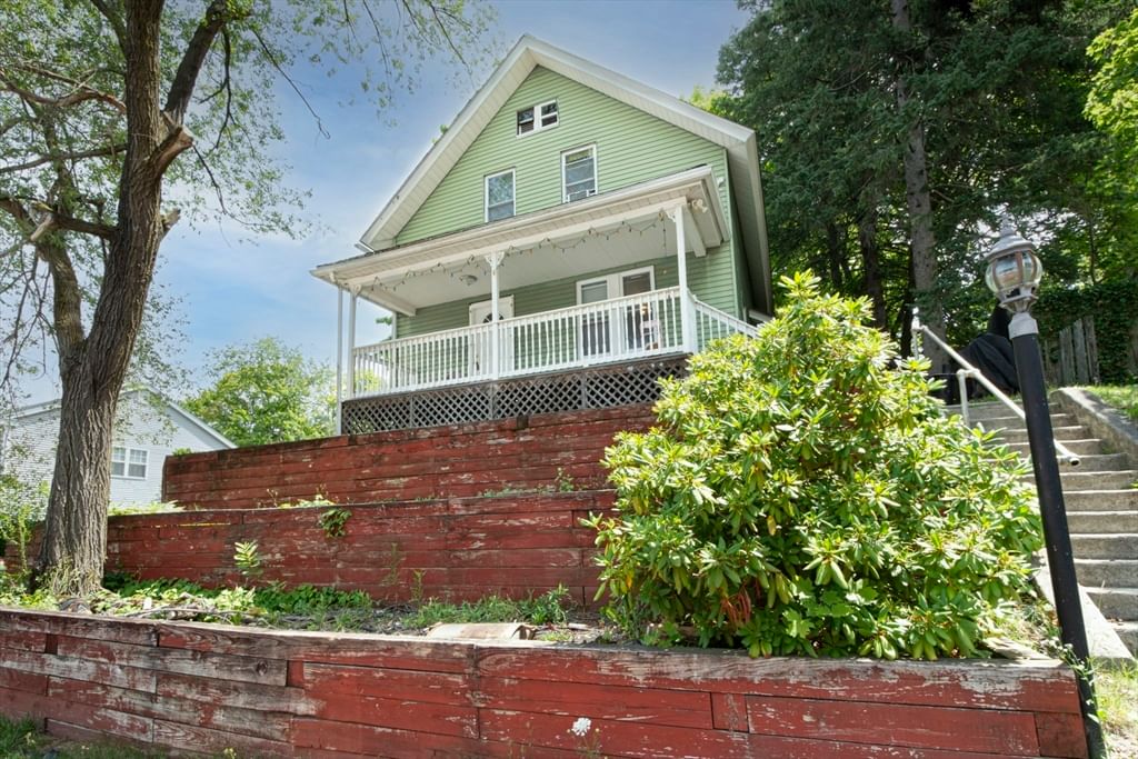 7 Clarence St Worcester — Photo 2 of 20