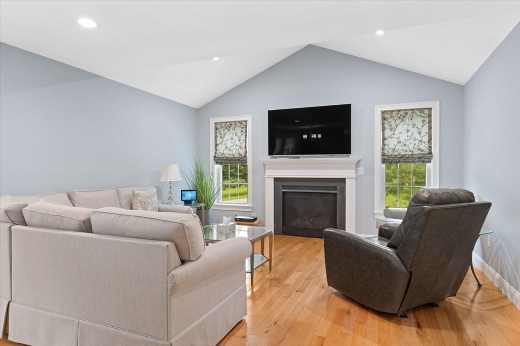 7 Old Mill Cir, Westminster, MA 01473 photo 3