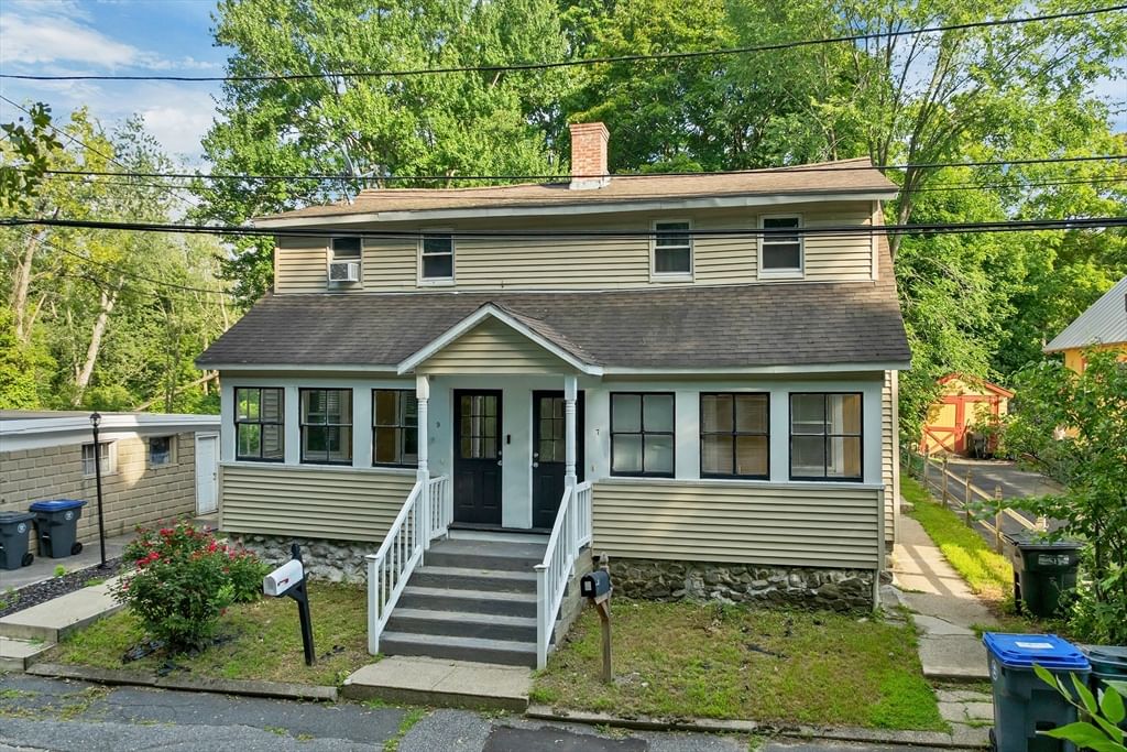 7 9 East River Place Methuen — Photo 2 of 41