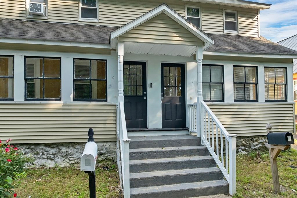 7 9 East River Place Methuen — Photo 3 of 41