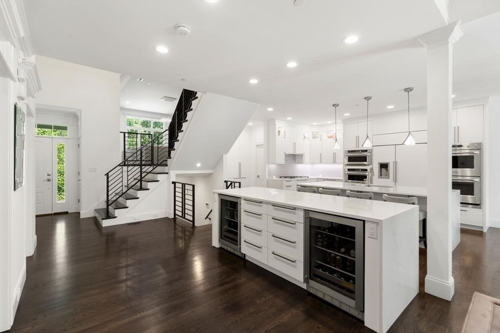 11 Crenshaw Ln