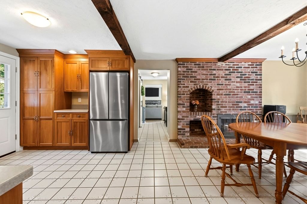 5 Redwood St, Townsend, MA 01469 photo 2