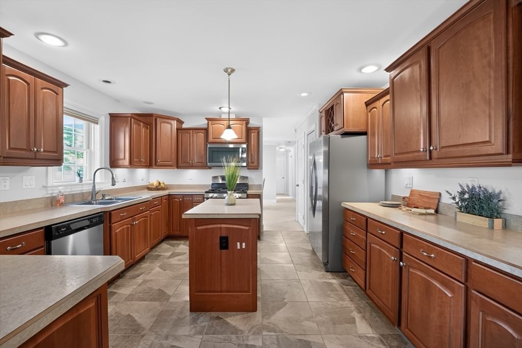 2 Leslie Court Rockland — Photo 22 of 32