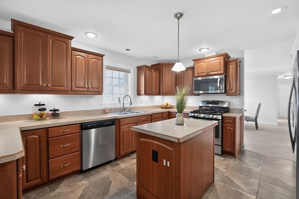 2 Leslie Court Rockland — Photo 6 of 32