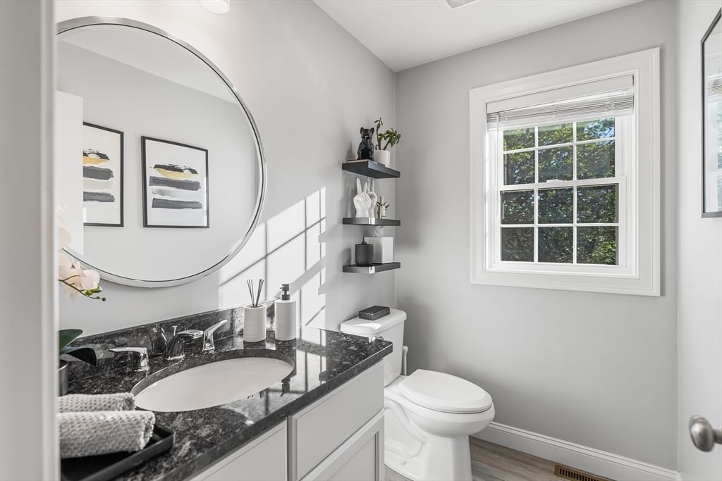 19 Green St, Berkley, MA 02779 photo 5