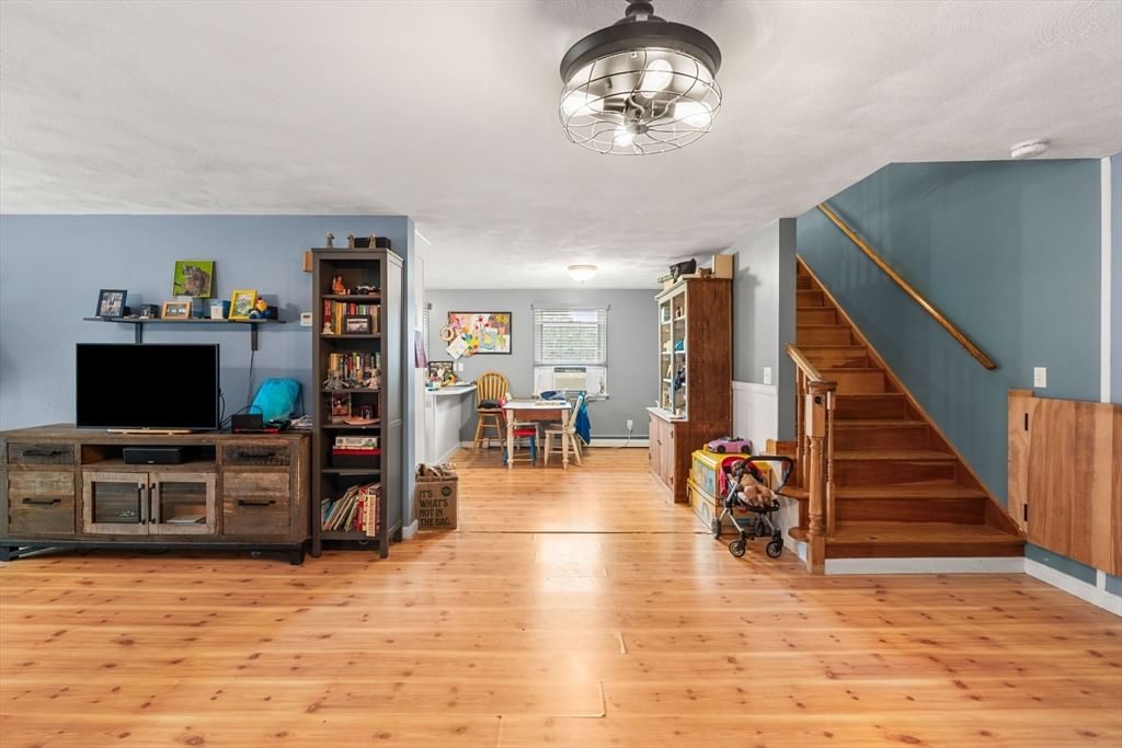 8 Windsor Ln Gloucester — Photo 13 of 35