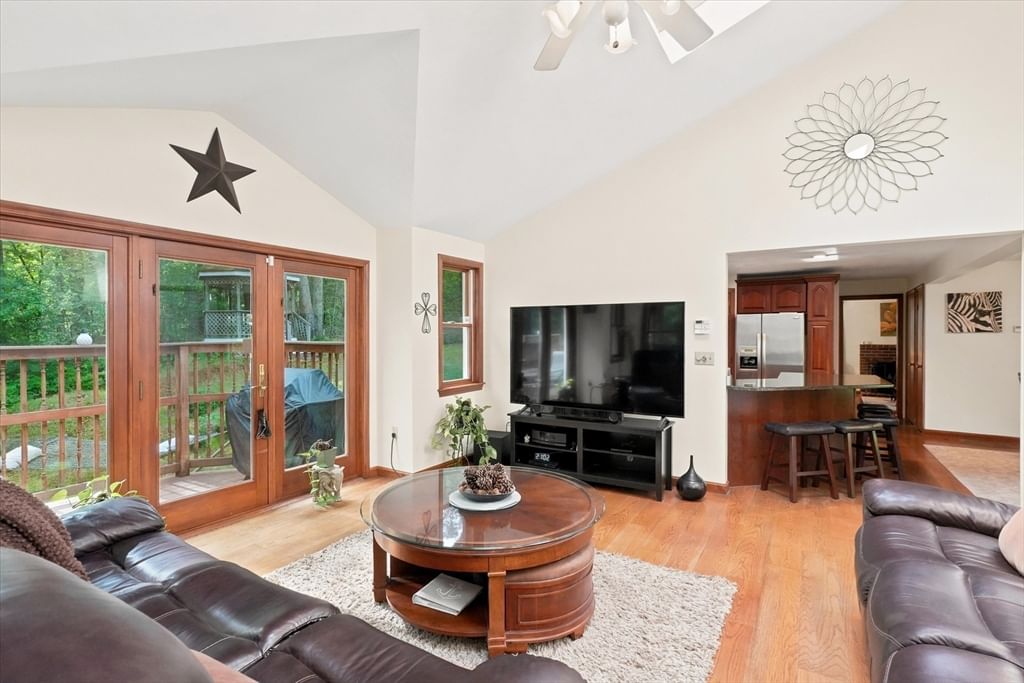 11 Marlboro Rd Georgetown — Photo 3 of 42