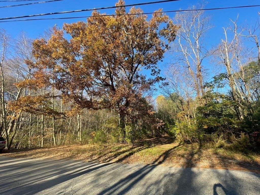 80 Barnett Rd Sutton — Photo 3 of 4