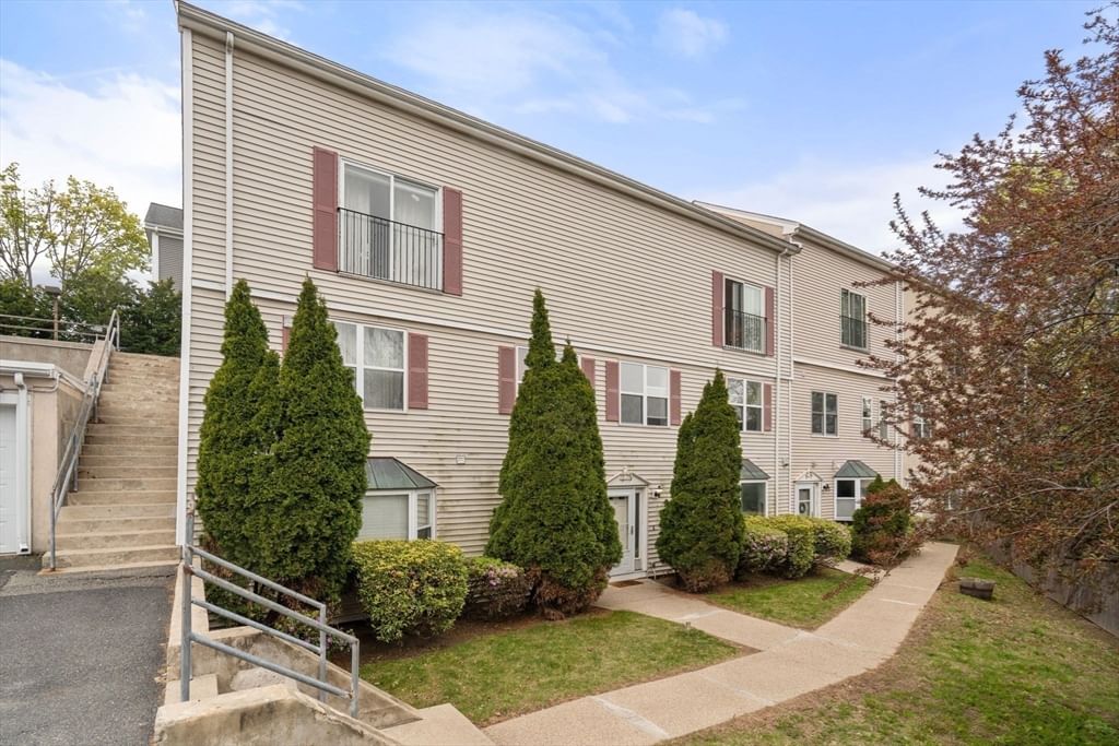 110 Coolidge Hill Rd #2 Watertown — Photo 18 of 20