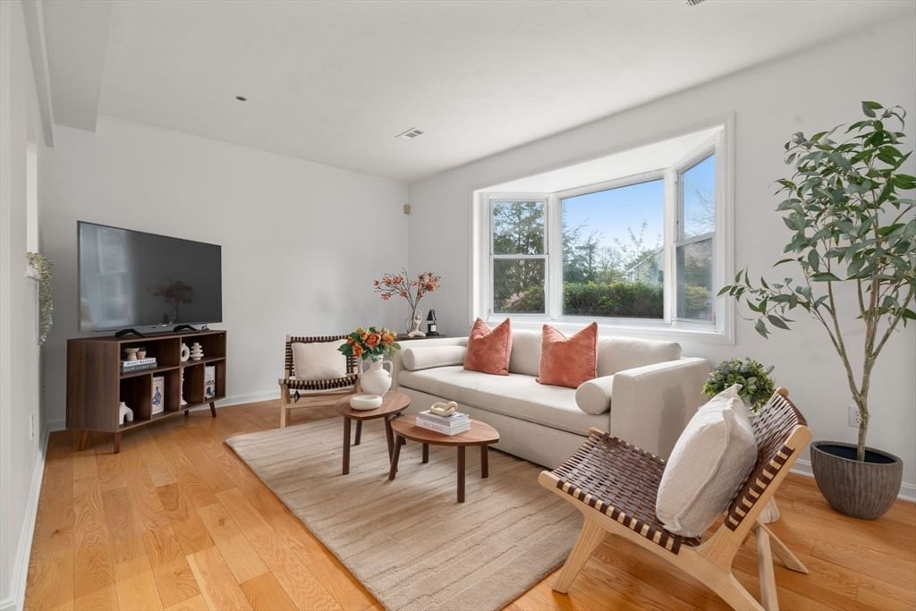 110 Coolidge Hill Rd #2 Watertown — Photo 4 of 20