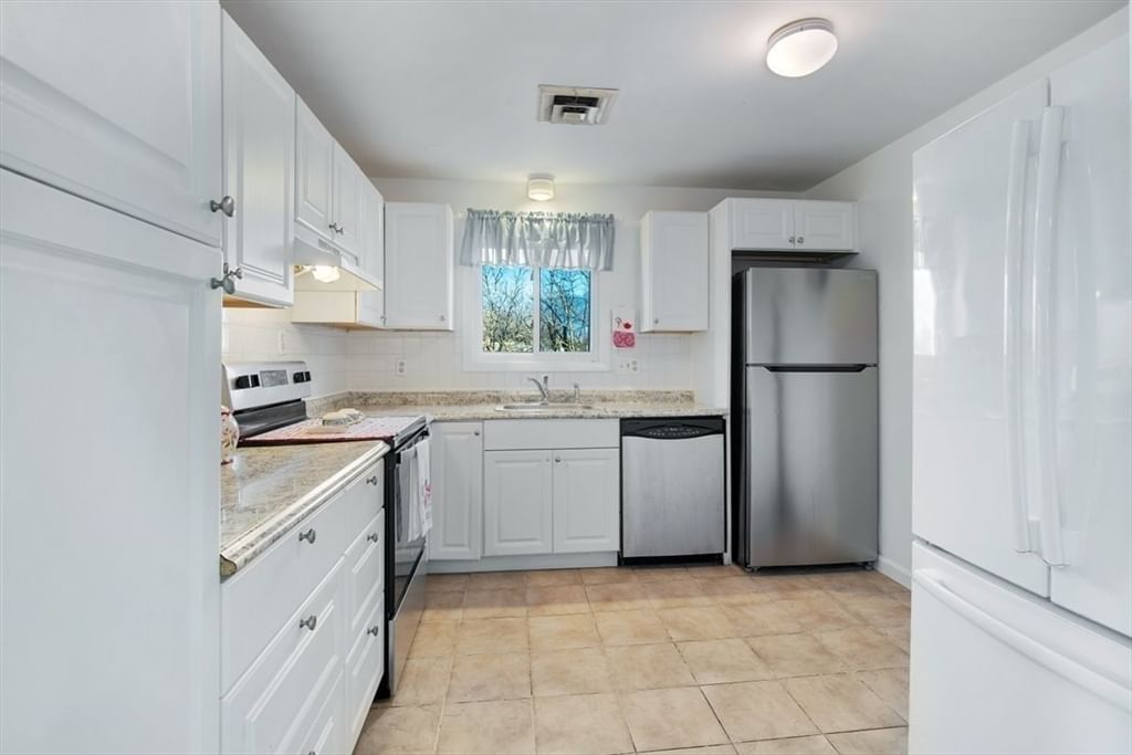15 Oak Neck Rd #11 Barnstable — Photo 9 of 28