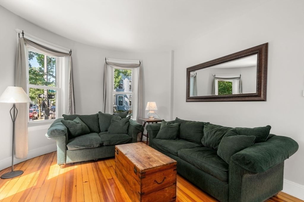 26 Hinckley St #1 Boston — Photo 3 of 32