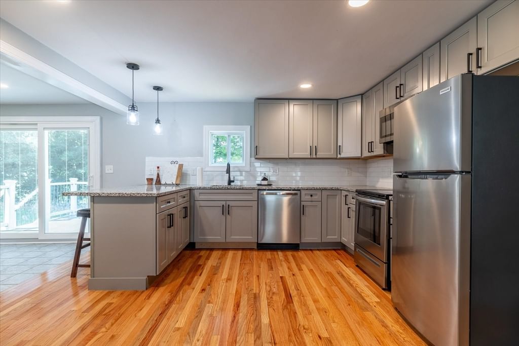 13 Curley Dr Hudson — Photo 13 of 30