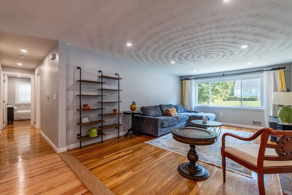 13 Curley Dr Hudson — Photo 19 of 30