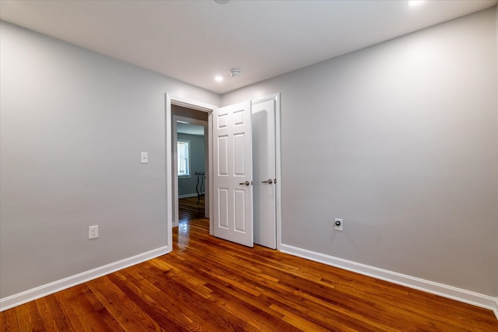 13 Curley Dr Hudson — Photo 23 of 30