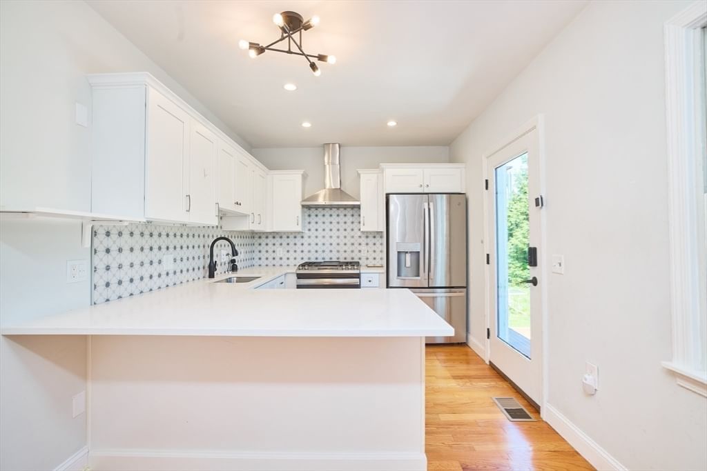 15 Clark St #15 Winchester — Photo 8 of 24