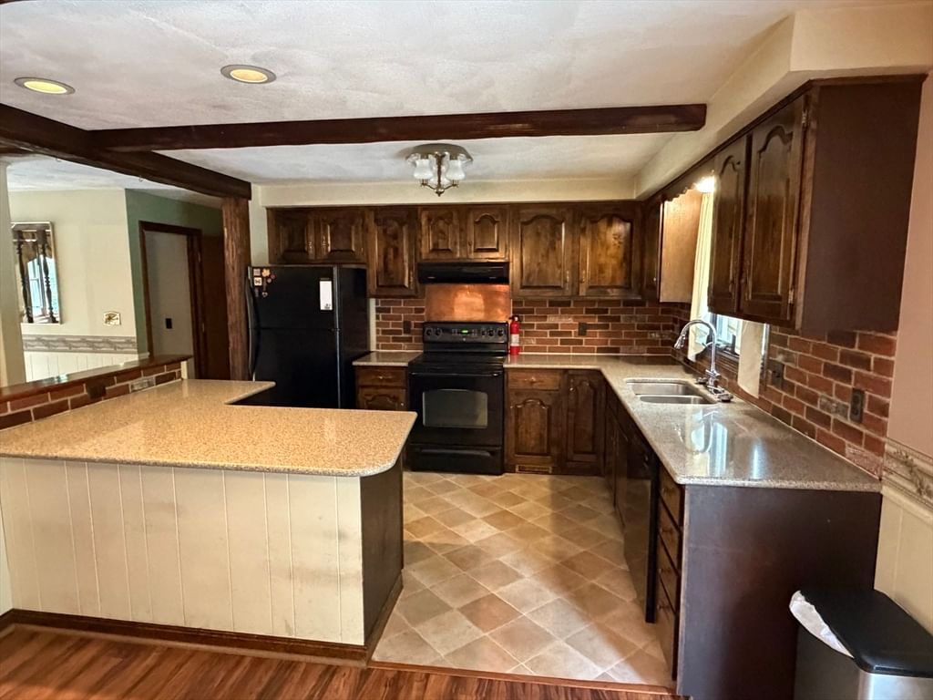 3 Bittersweet Dr, Seekonk, MA 02771 photo 2