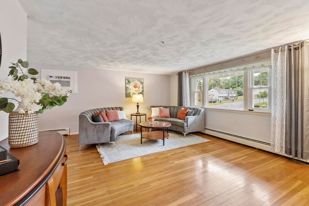14 Olde Berry Road Andover — Photo 6 of 41