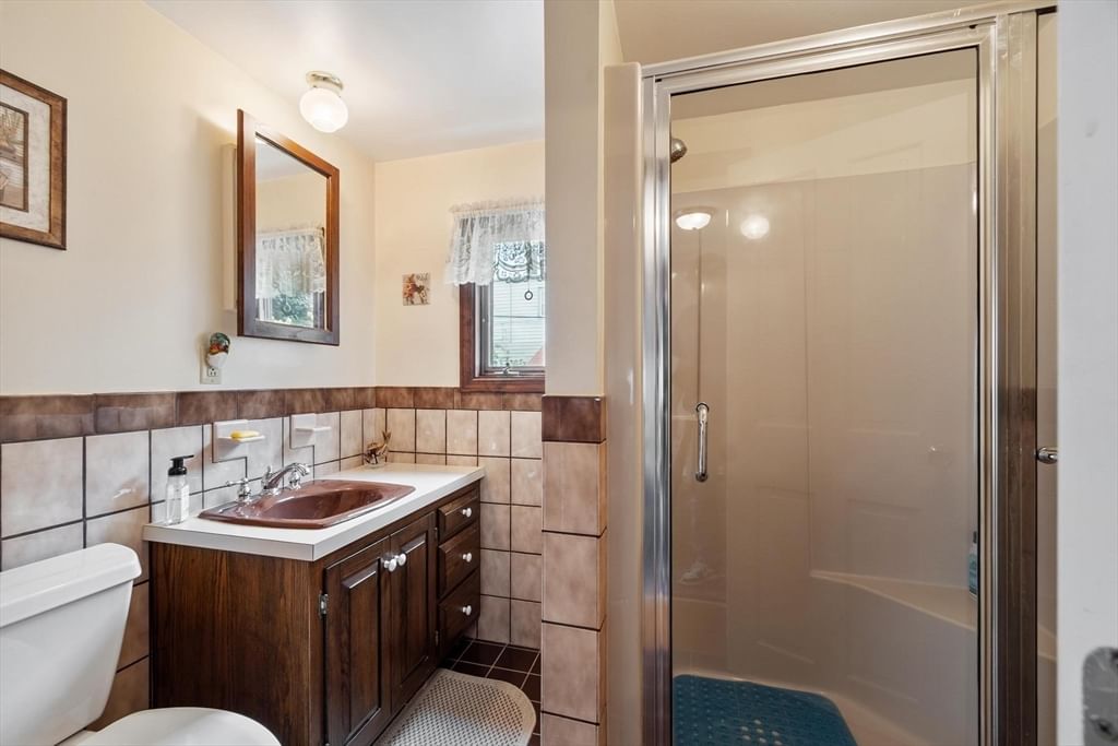 8 Chase Street Beverly — Photo 11 of 32