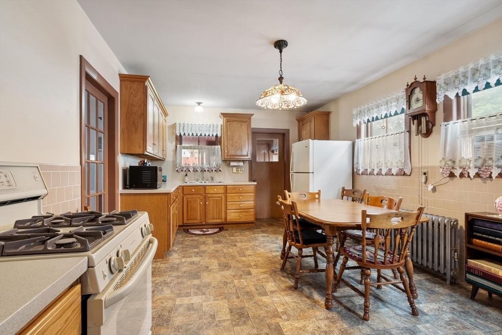 8 Chase Street Beverly — Photo 15 of 32
