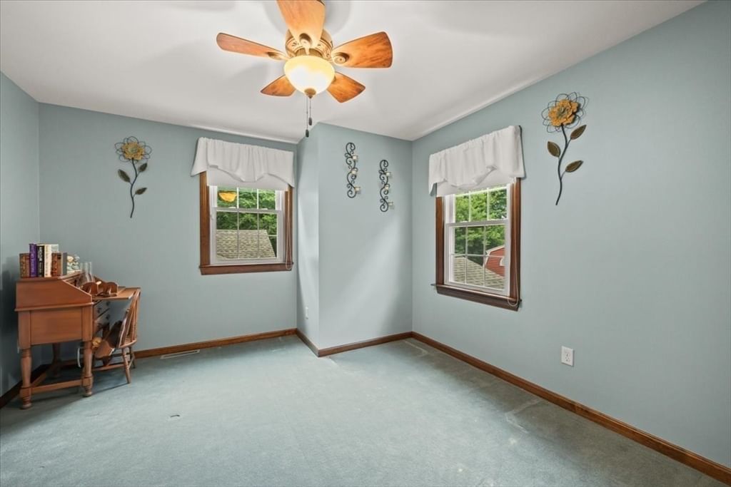 195 Colonial Dr Somerset — Photo 33 of 39
