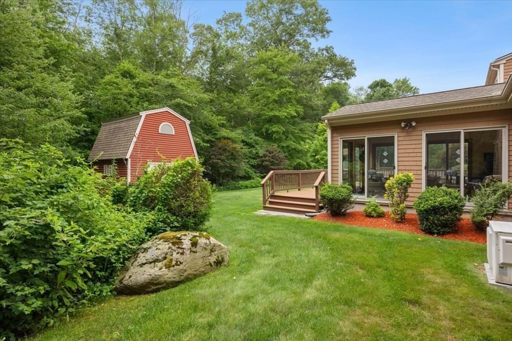 195 Colonial Dr Somerset — Photo 5 of 39