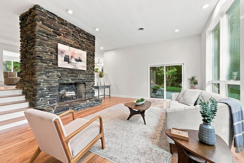 20 Longfellow Rd Holyoke — Photo 13 of 42