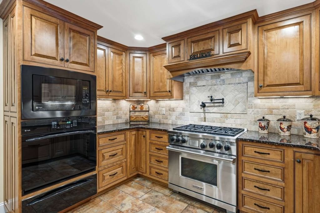 236 Bridle Path North Andover — Photo 6 of 42