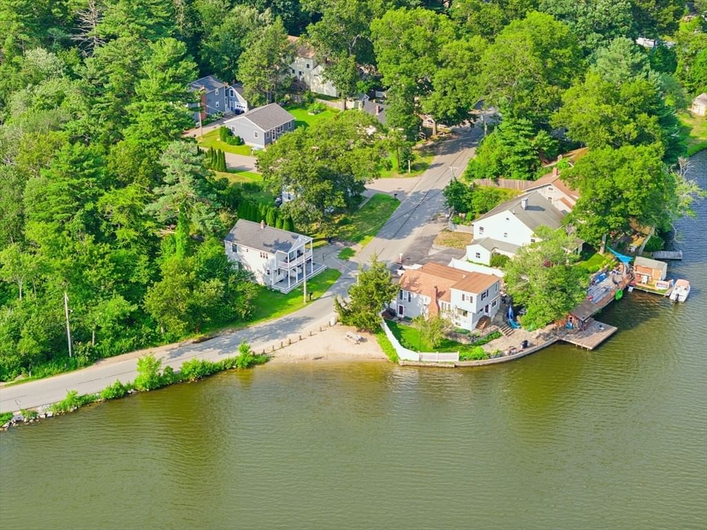 70 Mirror Lake Ave Norfolk — Photo 35 of 42