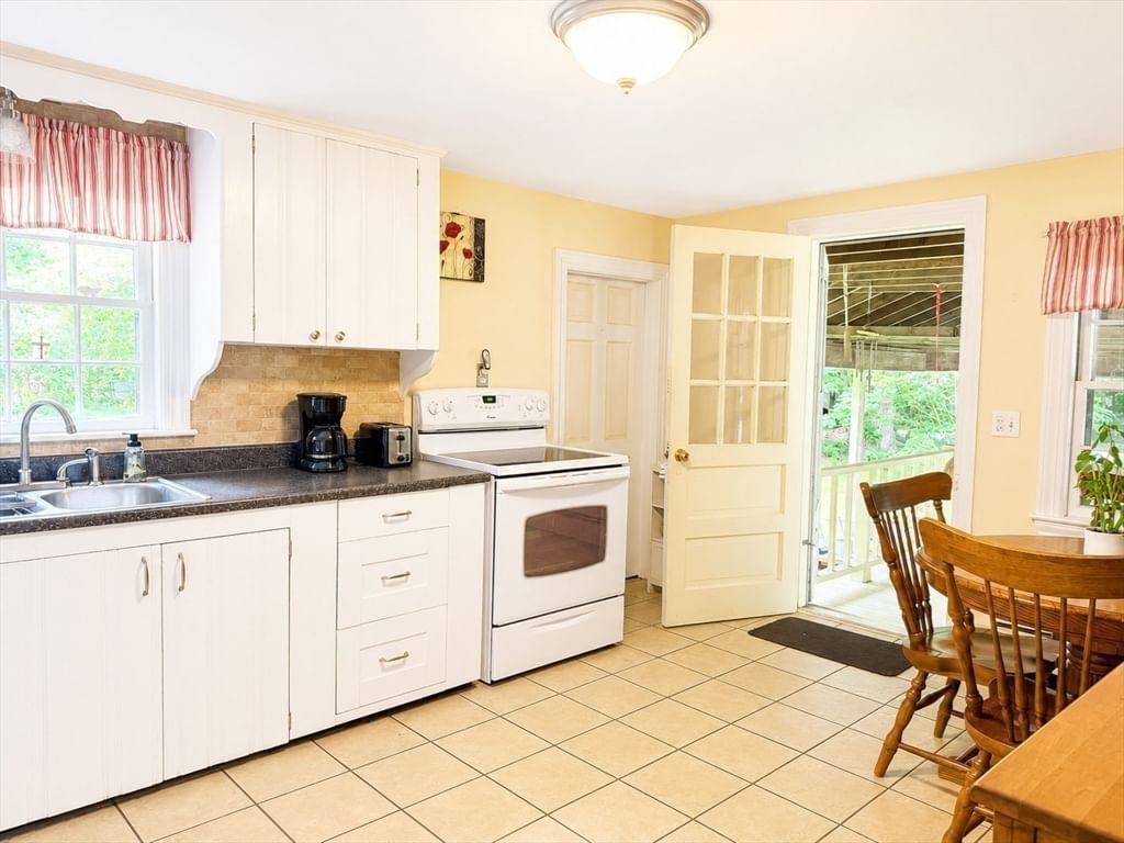 76 Andover Rd Billerica — Photo 17 of 33