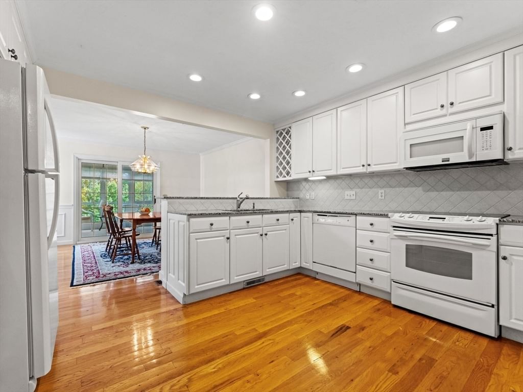 9 Baldwin Court #9, Westborough, MA 01581 photo 2