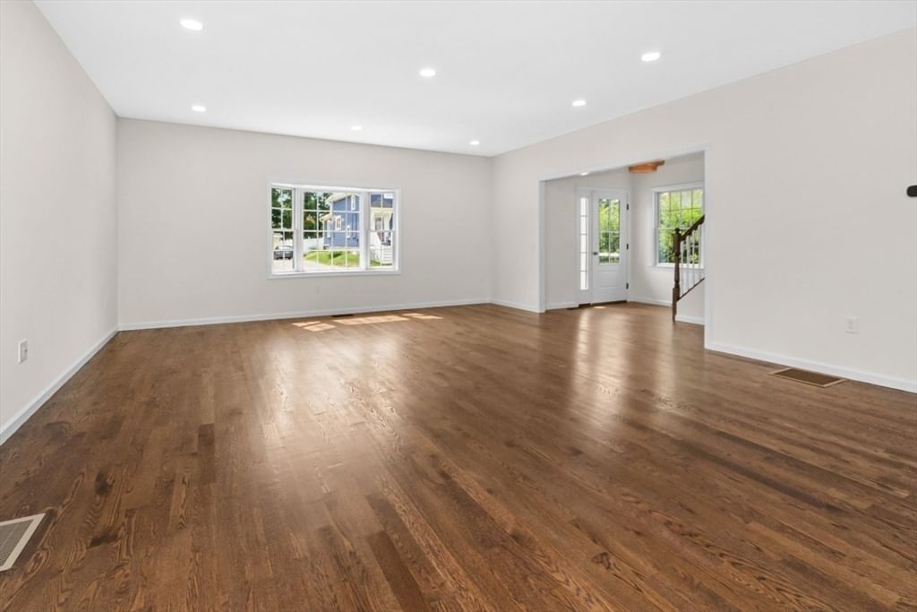 11 Kernwood Ave Beverly — Photo 8 of 27