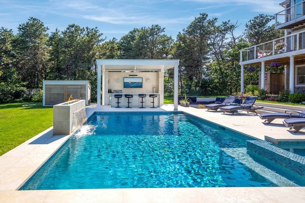 7 Katama Dr Edgartown — Photo 3 of 38