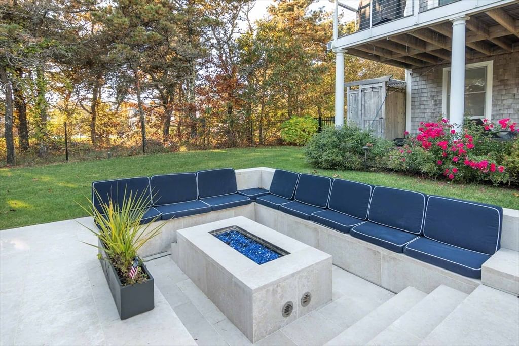 7 Katama Dr Edgartown — Photo 4 of 38